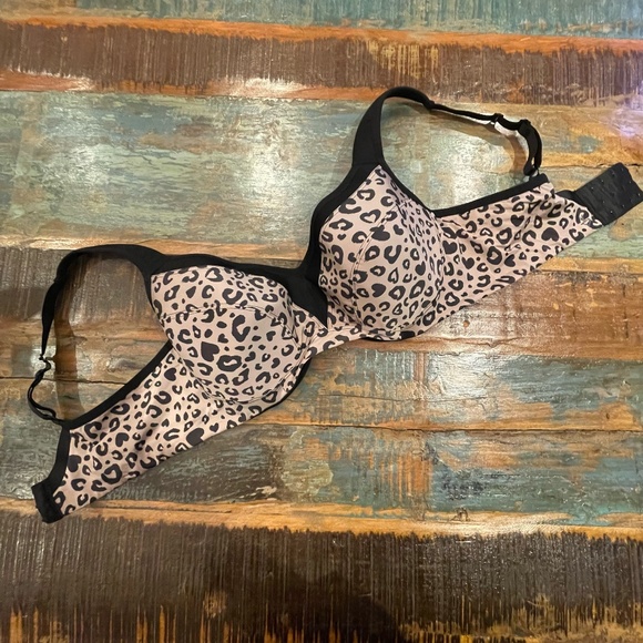 TORRID Mid Impact Leopard Print Underwire Sports Bra NWOT - Picture 2 of 14